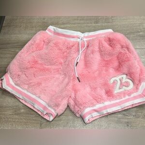 TRICKI Sherpa Teddy Fur Basketball Shorts size M